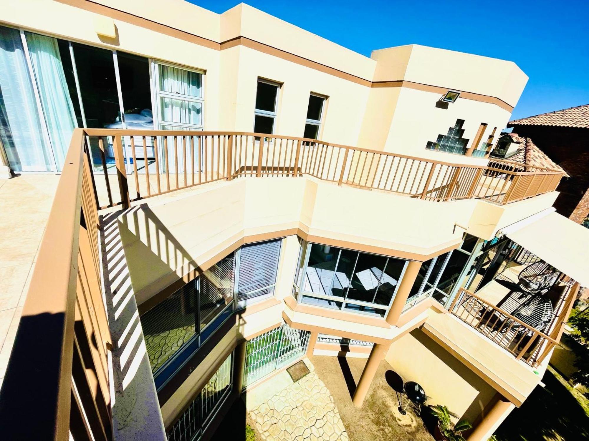 Hotel Vibes Cape Town Plattekloof Exterior photo